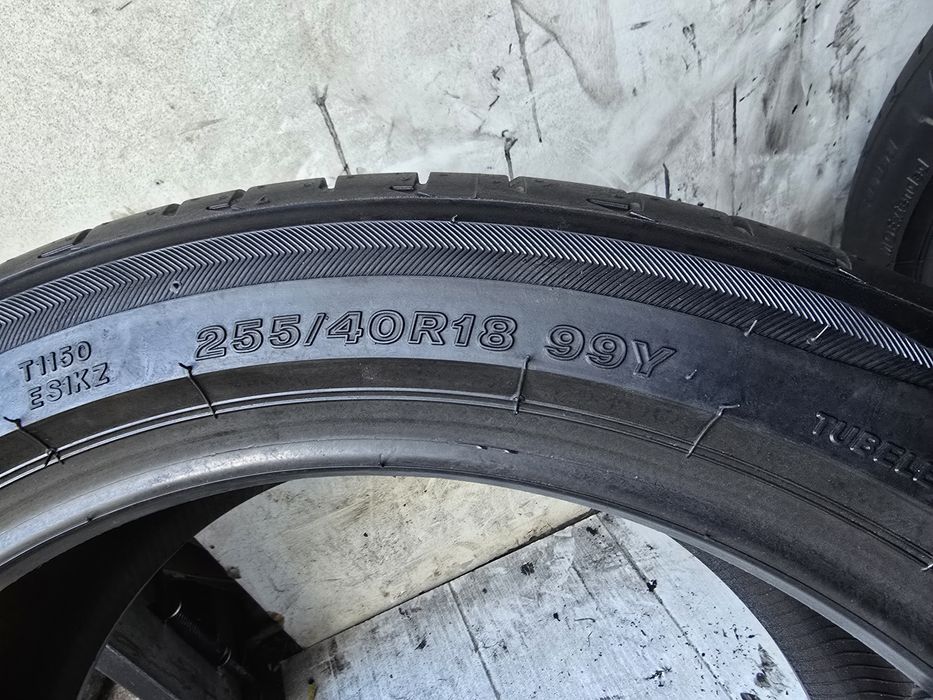 Sprzedam 2 opony 255/40 18" Bridgestone letnie 85% 2022r Runflat