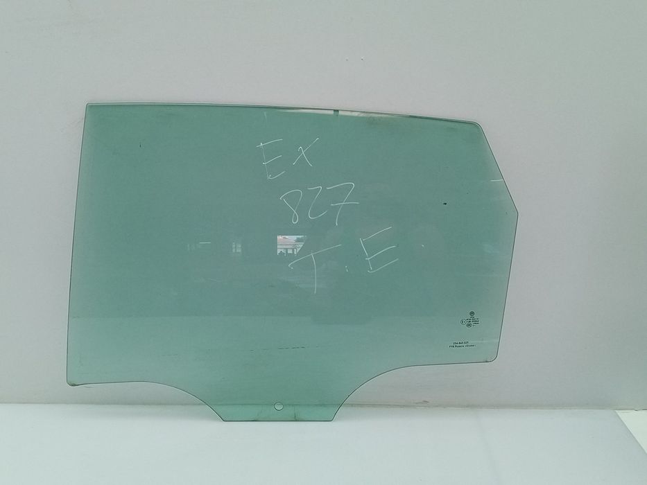 Vidro porta trás esquerdo VOLKSWAGEN Polo (AW1)