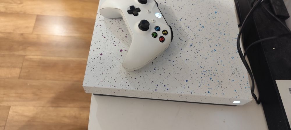 Xbox one x edycja limitowana hyperspace 1tb po spa pad gra