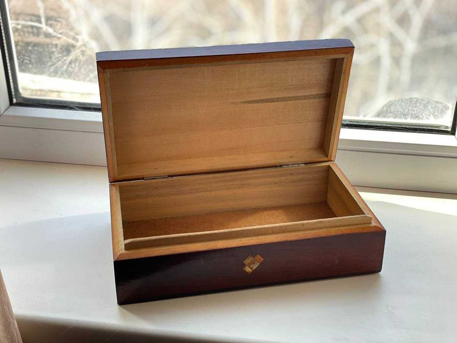 Шкатулка дерев'яна 24х14 см