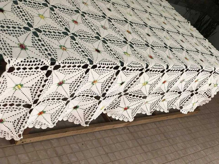 Toalha de Mesa Artesanal em Renda - Cor Pérola, Nova