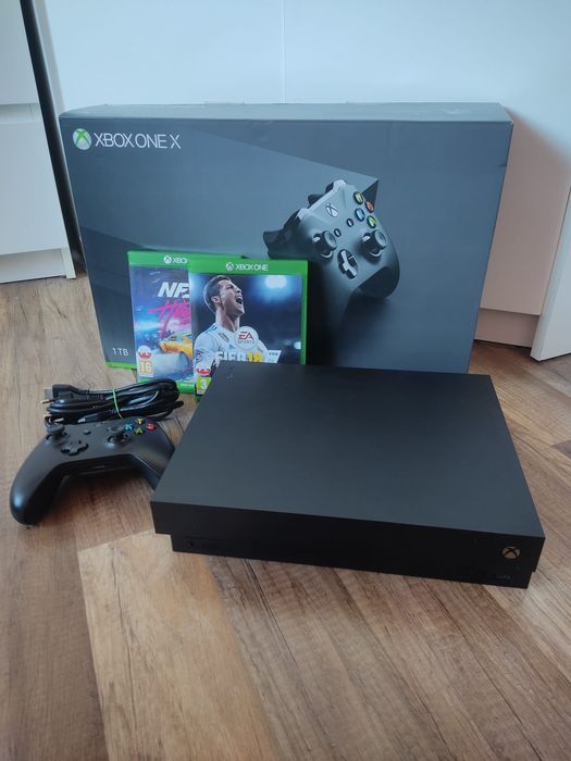 Xbox one x 1tb pad gry