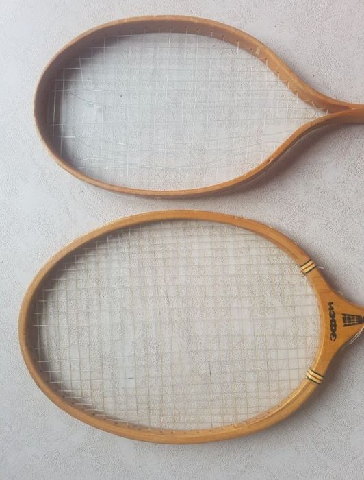 Бадмінтон ракетки тих часів дерев'яні на перетяжку і ремонт