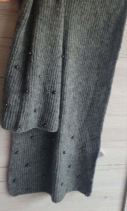 Śliczny milutki szal z dżetami Primark