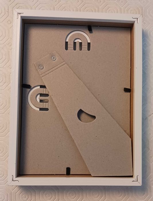 Moldura branca Ikea nova Limhall