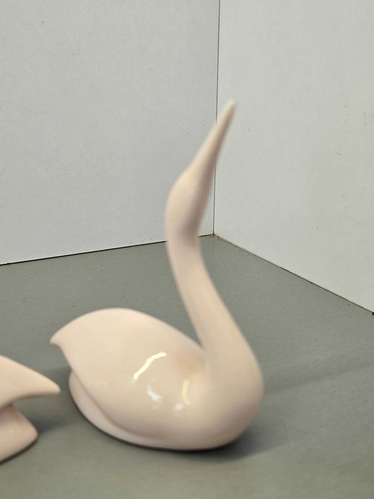 Porcelanowe łabędzie 2 sztuki.