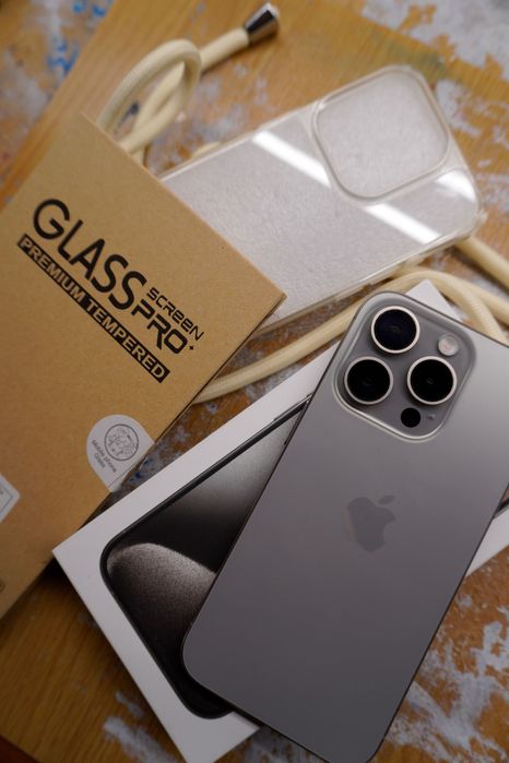 iPhone 15 pro 128GB Natural