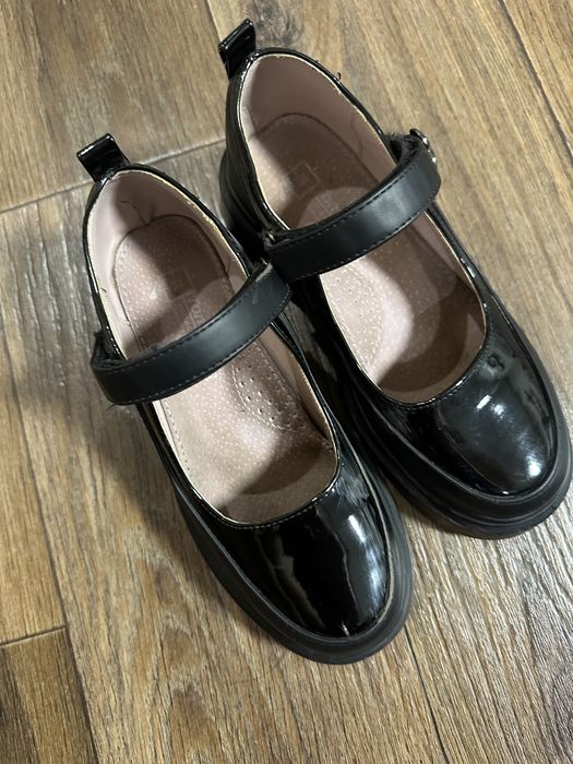 Сандалі у школу на 1 вересня