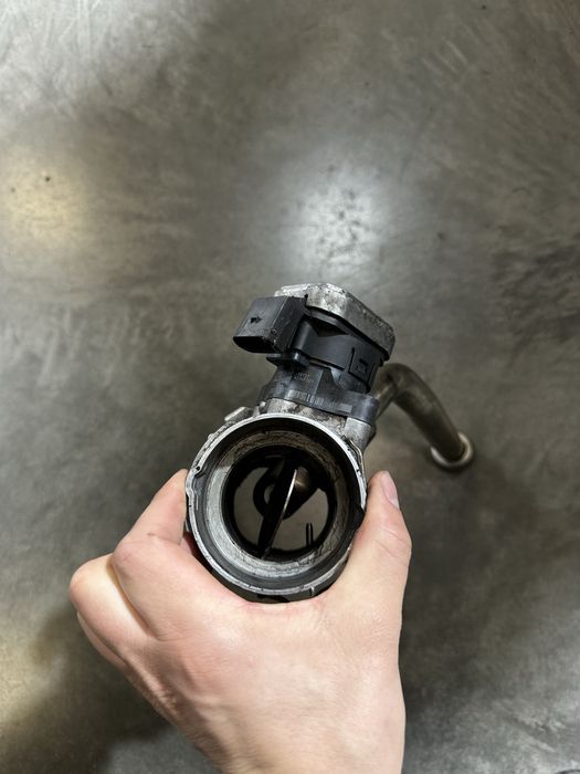 Клапан егр EGR W203  2.2 OM646 OM611