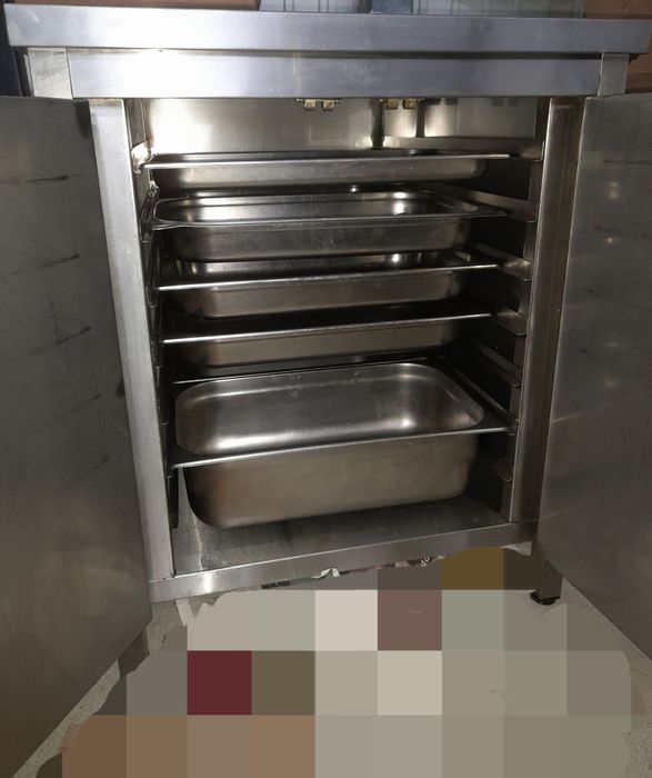 Bancada de Inox com guias para tabuleiros