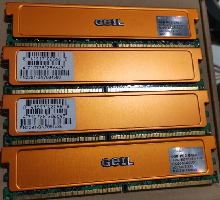-4GB- 4x1Gb GEIL DDR2 PC2-6400 RAM Memory64739670309507120