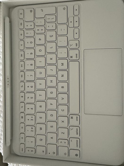 Magic Keybord apple