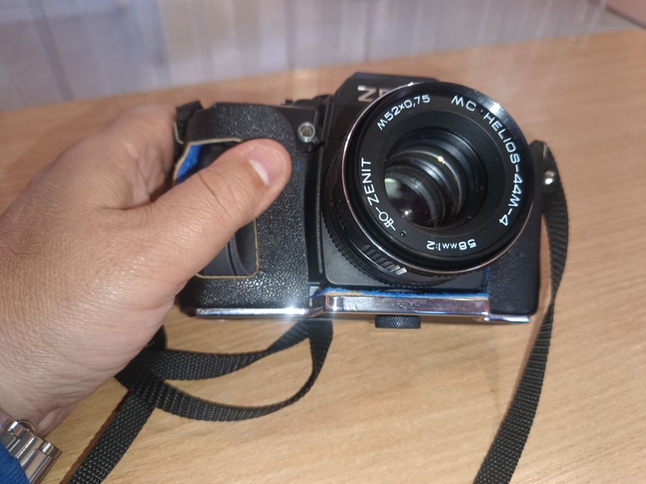 Винтажный фотоаппарат зенит 122 . абсолютно новый