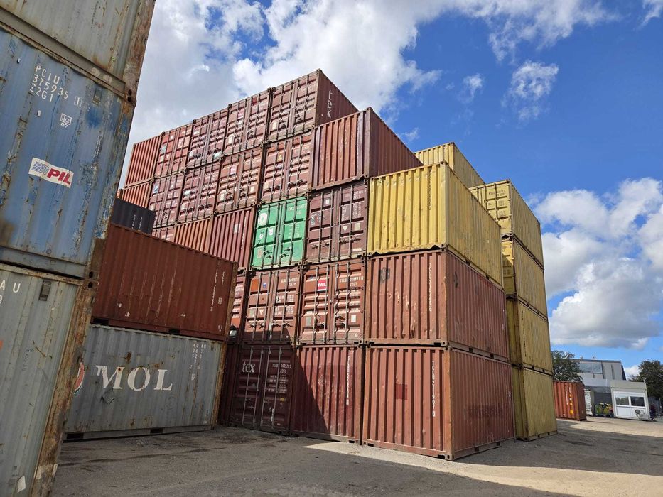 Wynajem kontenerów  / garaż / magazyn