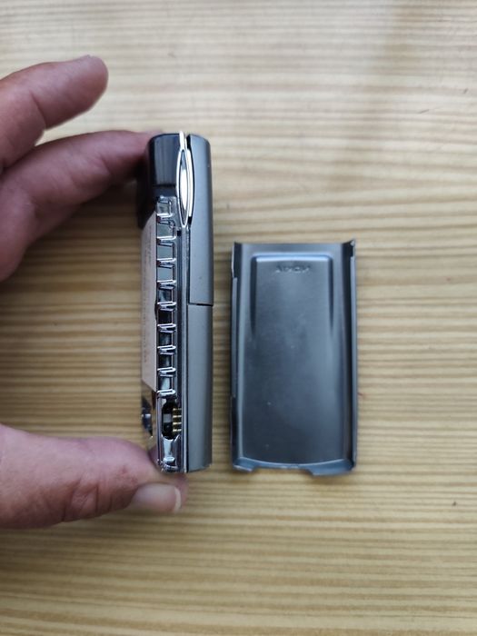 Telemóvel Nokia 8850