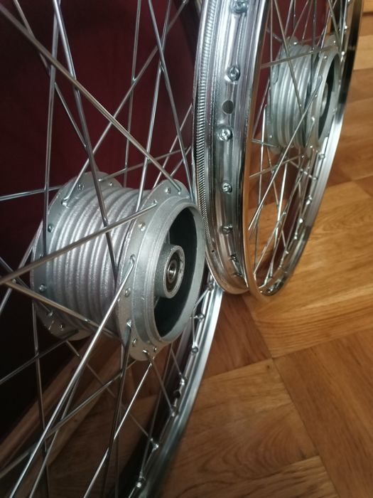 Koła Komar sztywniak 19  wąska obręcz