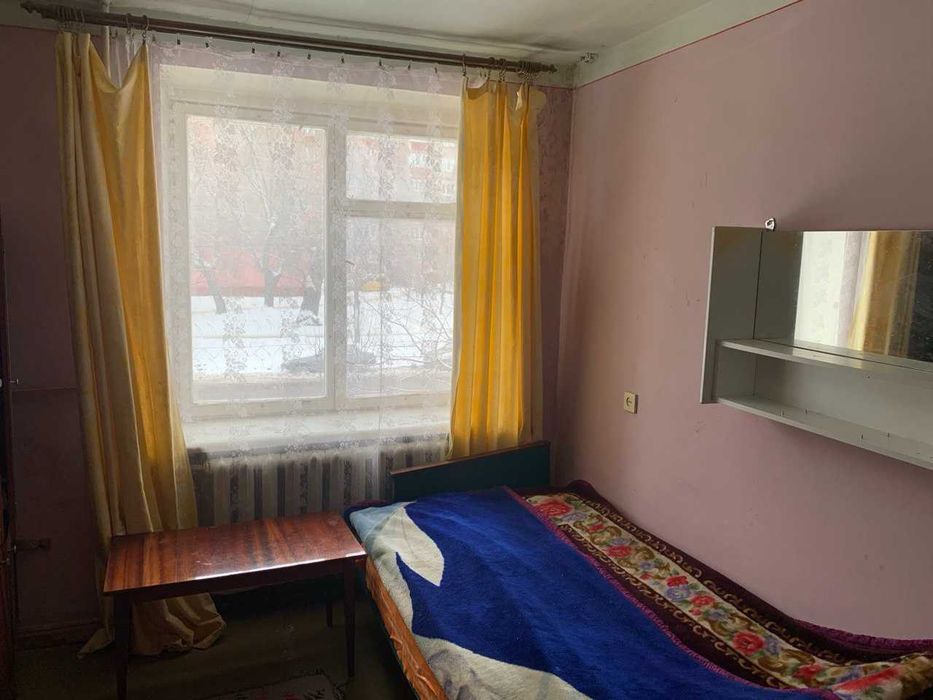 Продаю 4ком Кв.(теплая) 80м2 на 2єт. Кирпич.Дом. Все рядом