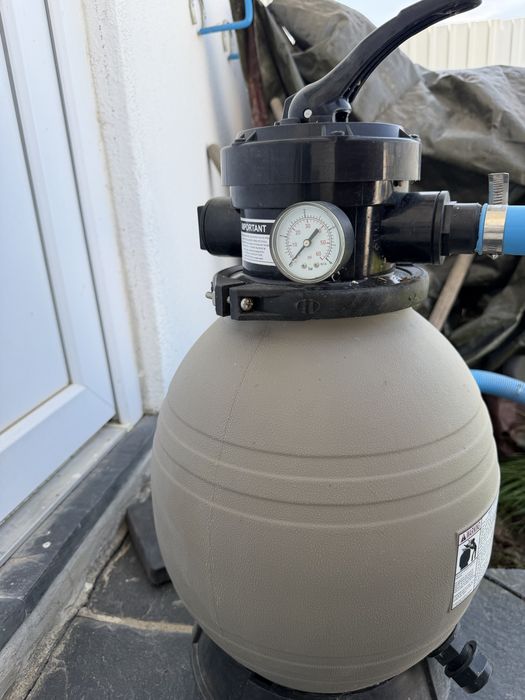 Vendo bomba Leroy de filtraçao para piscina nova + projetor e tubos