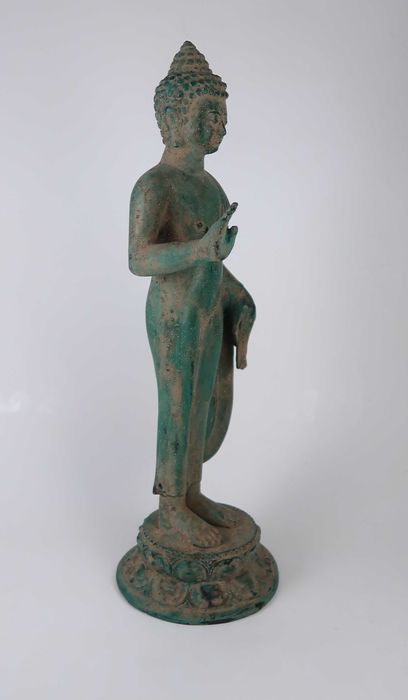 Escultura de Buda Caminhante 34 cm