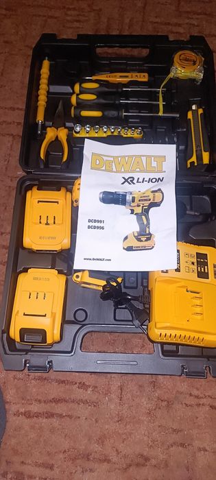 Перфоратор  bosch  шуруповёрт de walt