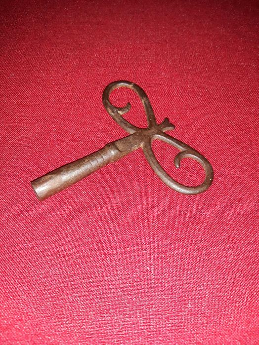 Chave de Relógio Antiga