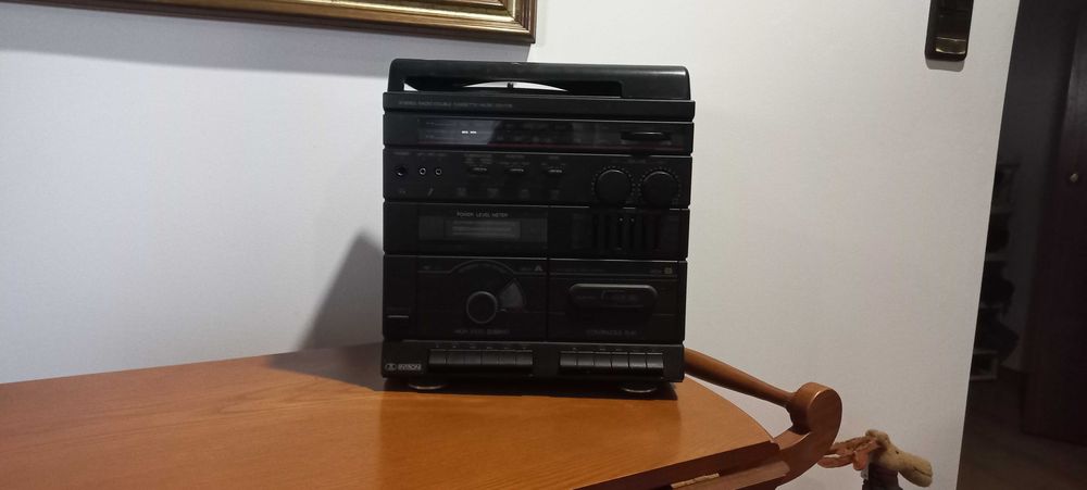 Aparelhagem antiga com gira discos