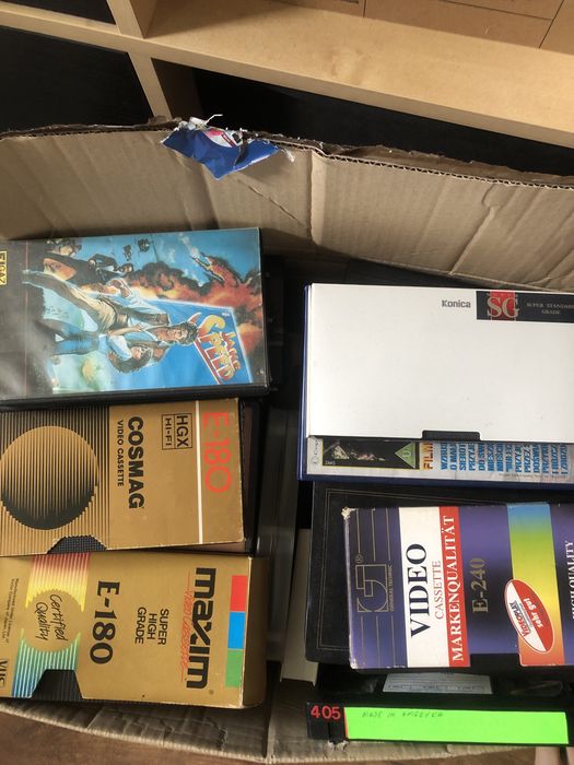 Kasety VHS różne