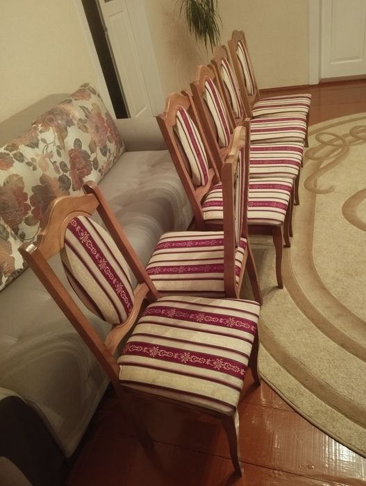 Продам дерев'яні стільці