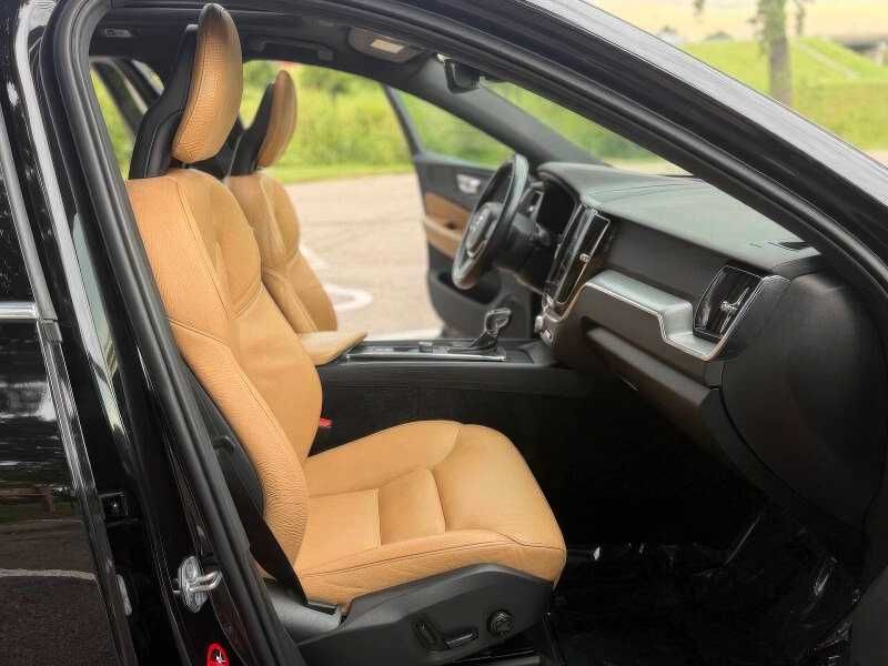 2018 Volvo XC60 T5 Momentum