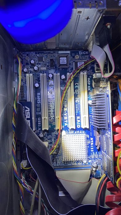 Компютерний комплект ( системний, монітор, клавіатура, мишка)