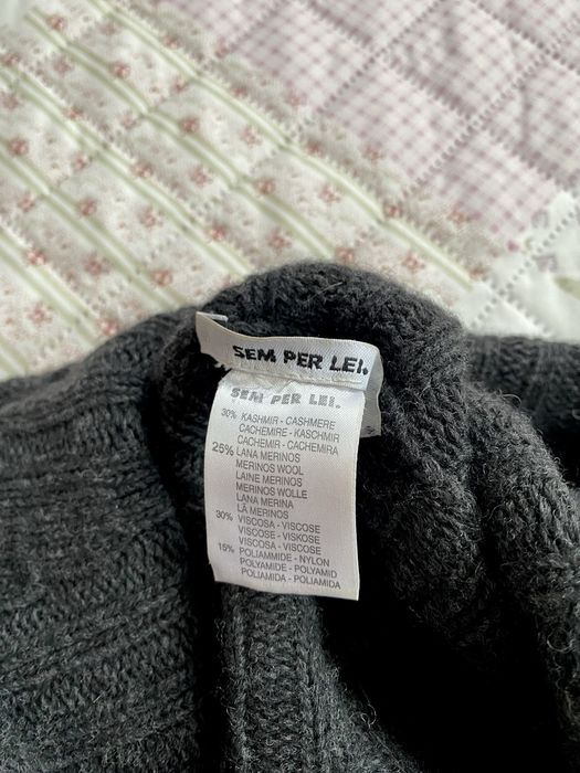Szara narzutka z klamrą M 38 sem per lei 30% kaszmir 25% wełna premium