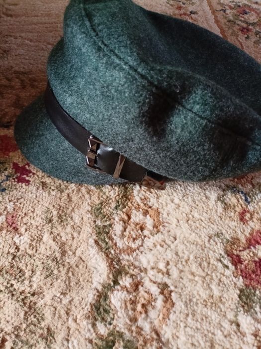 Кепка темного зелений колір