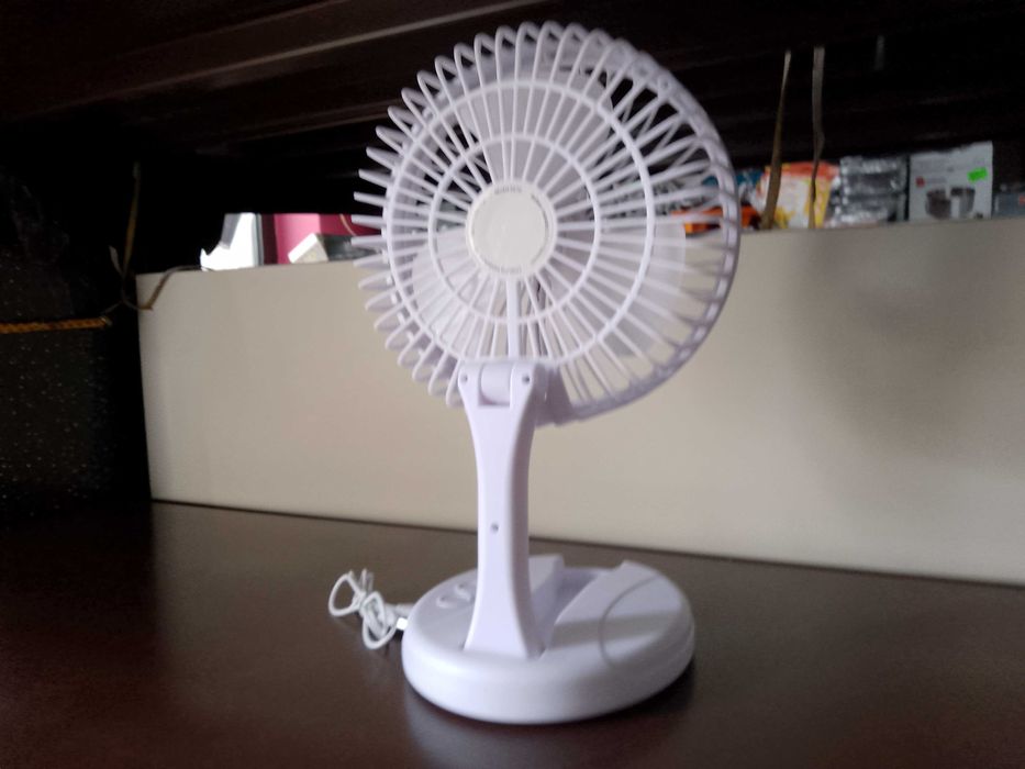 wiatrak biurkowy na akumulator ładowany usb do sieci do samochodu nowy