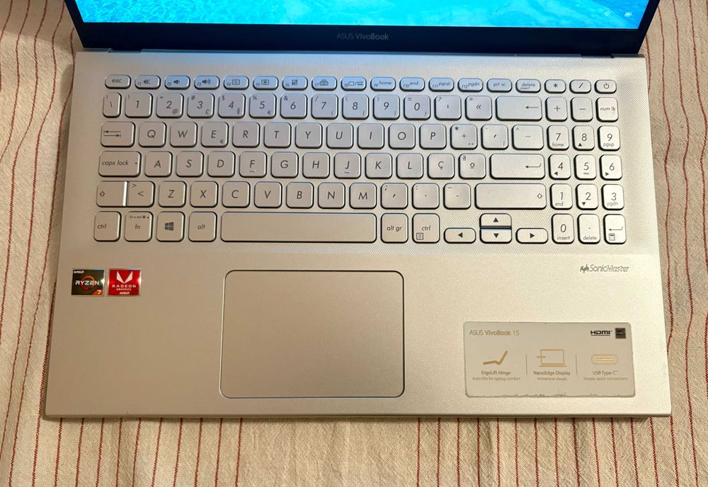 Portátil ASUS Vivobook Ryzen 7 • 12GB RAM • SSD • Caixa Original