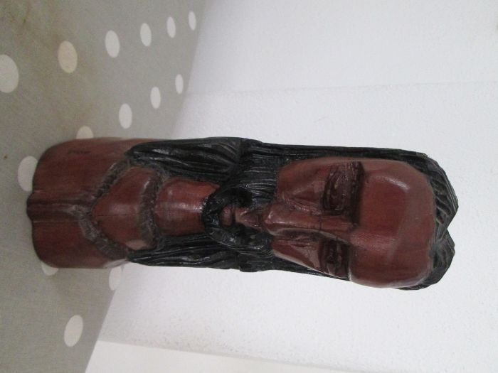 Imagem de Cristo em madeira