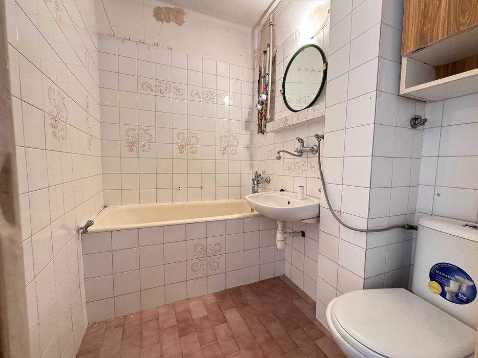 2 Pokoje na parterze do remontu