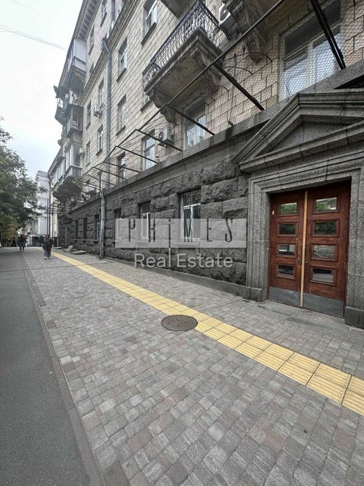 Продаж фасадне приміщення 109м2 Євгена Чикаленка 2-4/7 Центр укриття