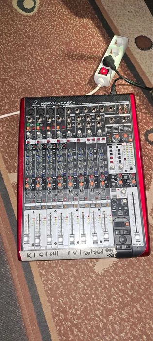 Behringer XENYX UFX1204 – mikser / interfejs