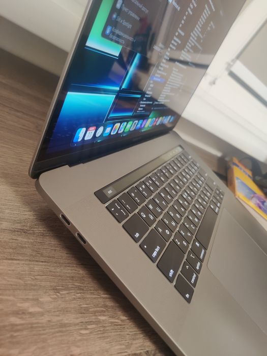 macbook pro 2017 1тб/16 гб 15.6 диаганоль экрана, тачбар