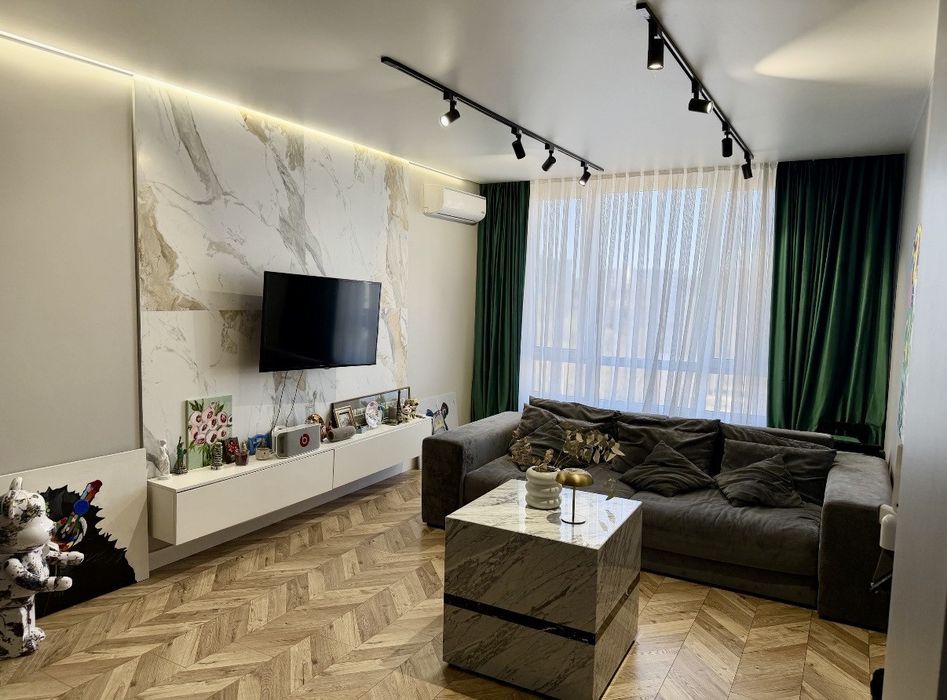 Продаж 1-кімнатної квартири 55 м.кв., вул. Під Голоском