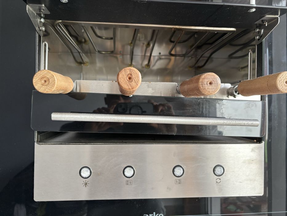 Forno eletrico com 4 espetos