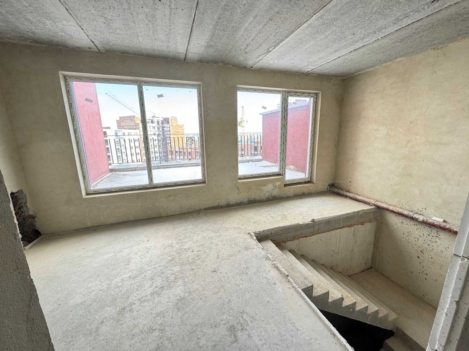 Здана дворівнева з терасою квартира від ЗАБУДІВНИКА Газове опалення