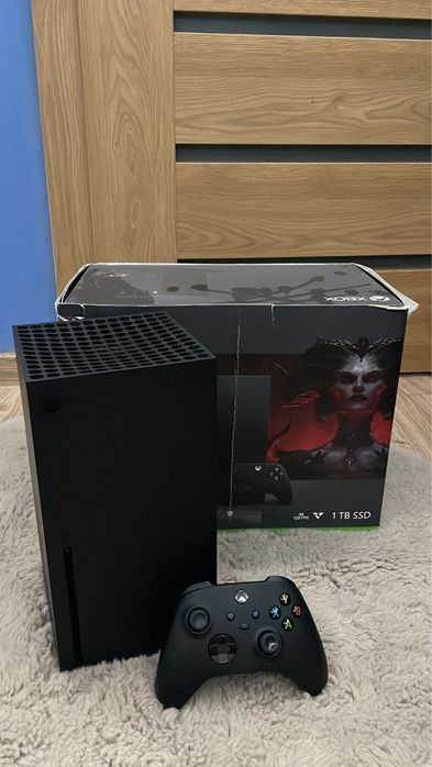 Konsola Xbox Series X 1TB + pad + pudełko