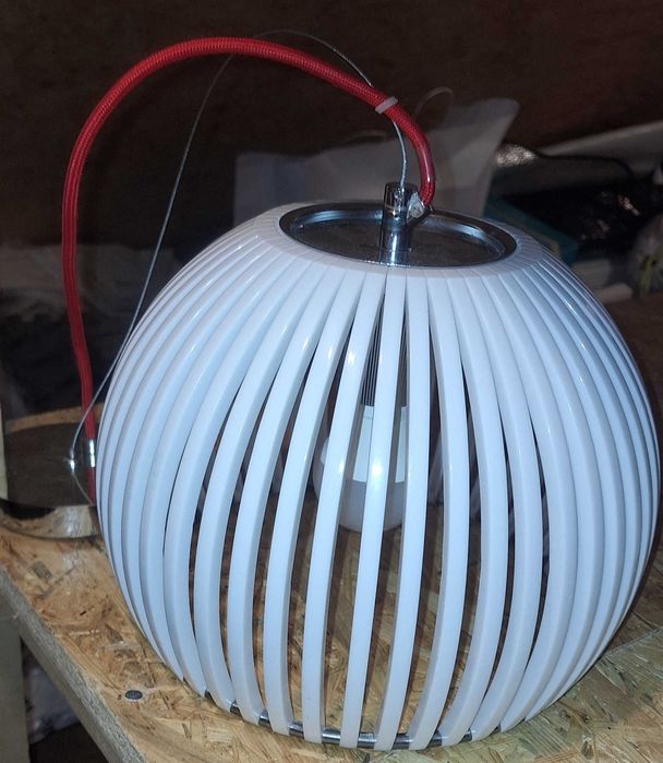 Lampa wisząca z tworzywa biała