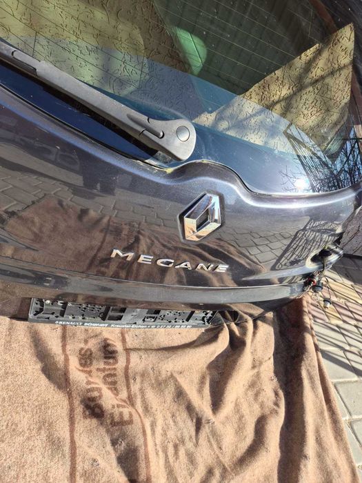 задня кришка багажника на універсал Renault Mégane 3 ляда меган3 універсал  TEB66