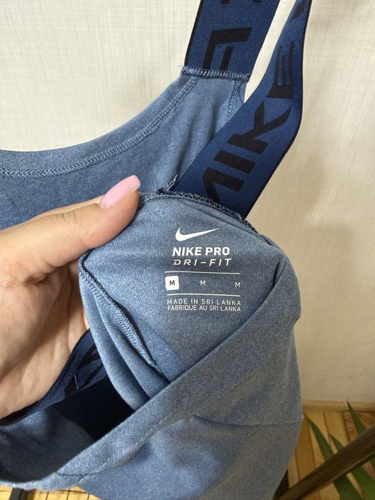 Жіноча майка Nike