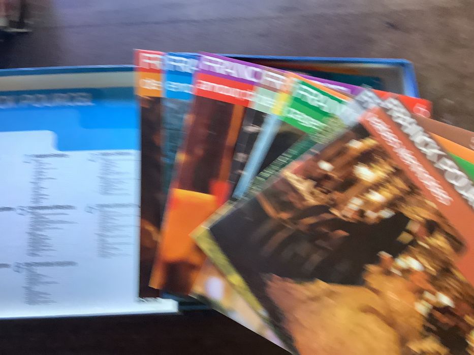 Caixa com 8 discos de vinil