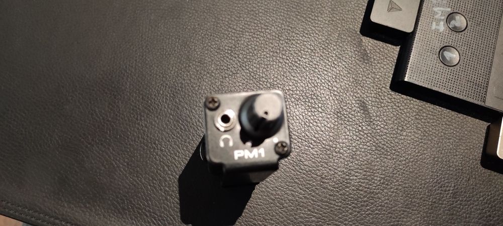 In ears Kz e Fender e PM1 Behringer.