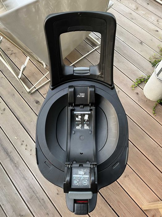 Fotelik Britax Romer Baby Safe 3 i-Size Space Black z bazą Vario 5Z
