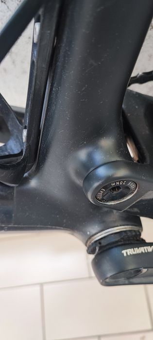 Canyon Lux CF6.0 carbon